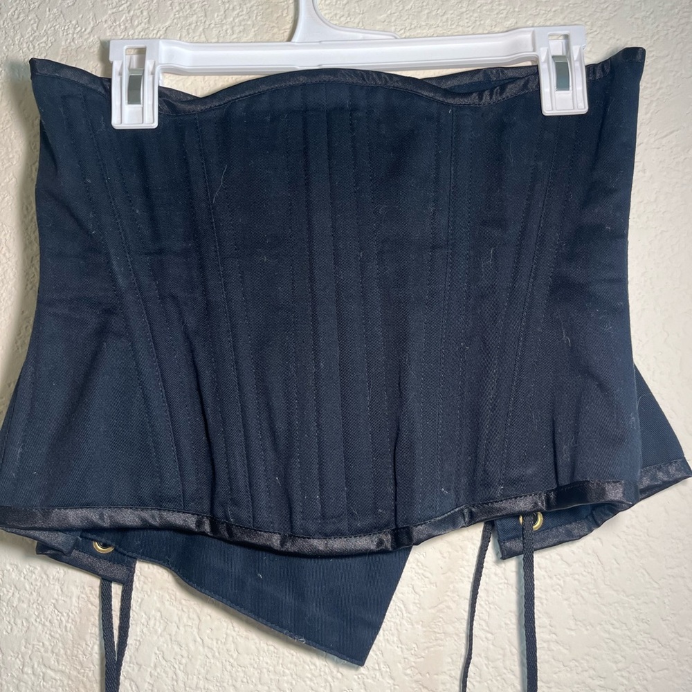 Meschantes Black Lace Up Corset